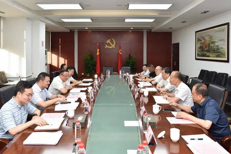 中國水泥協(xié)會會長高登榜赴湖南省工信廳座談交流